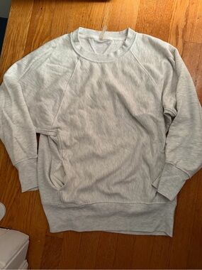 Free People Women's Crewneck Sweatshirt in Light Heather